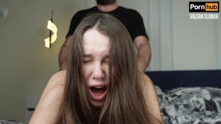 Orgasmo anal da minha Valeria Sladkih. Esperma jorra do rabo dela.